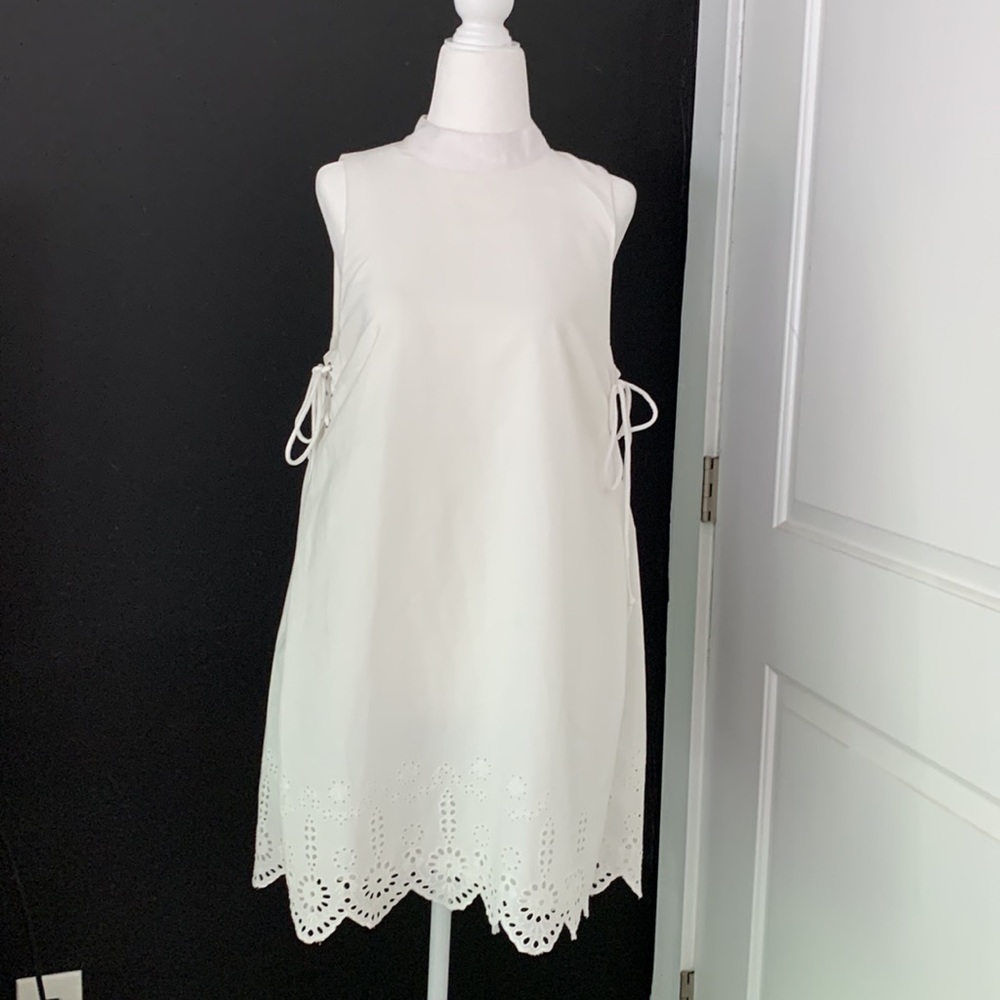 BCBG Sleeveless White BABYDOLL SUMMER DRESS
